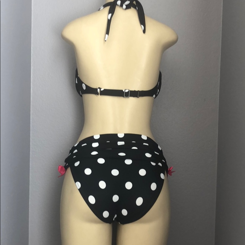 Venus 2 piece bathing suit. Top DD bottom 4 - Picture 4 of 6